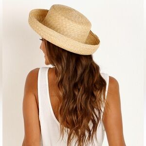 Janessa Leone Robin Hat brand new with tags